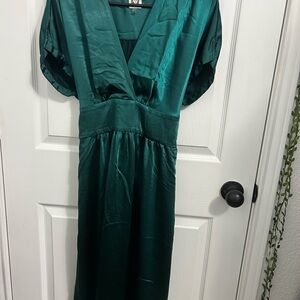 ANNE KLEIN Green Midi Dress with Cap Sleeves